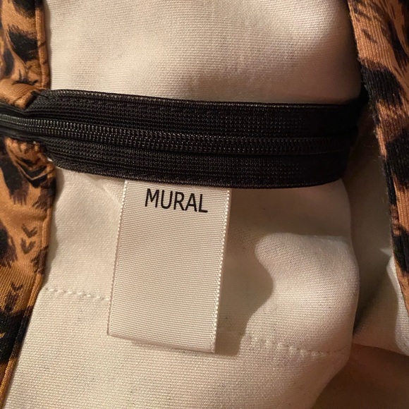 Gently Used Mural Skirt - Picture 3 of 4